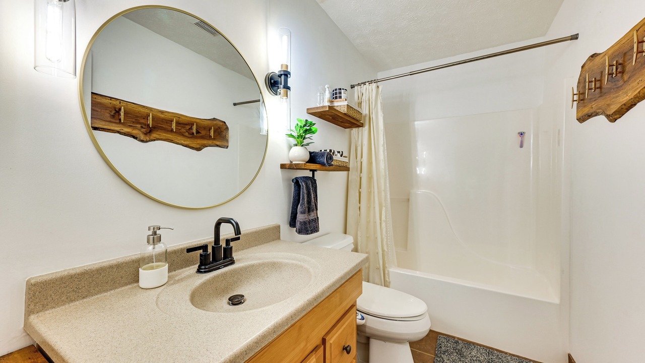 Photo of Bathroom in Cub Run
