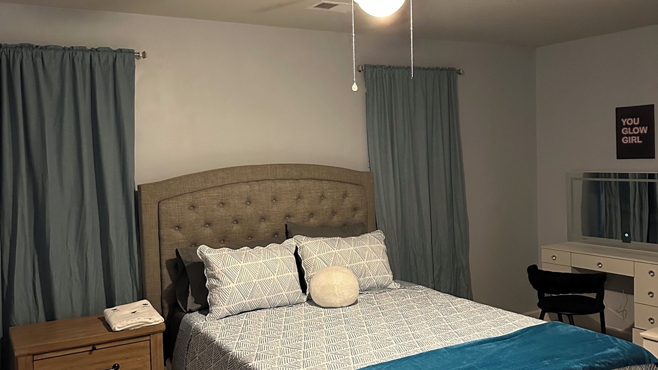 Photo of Bedroom in Harwood Lane