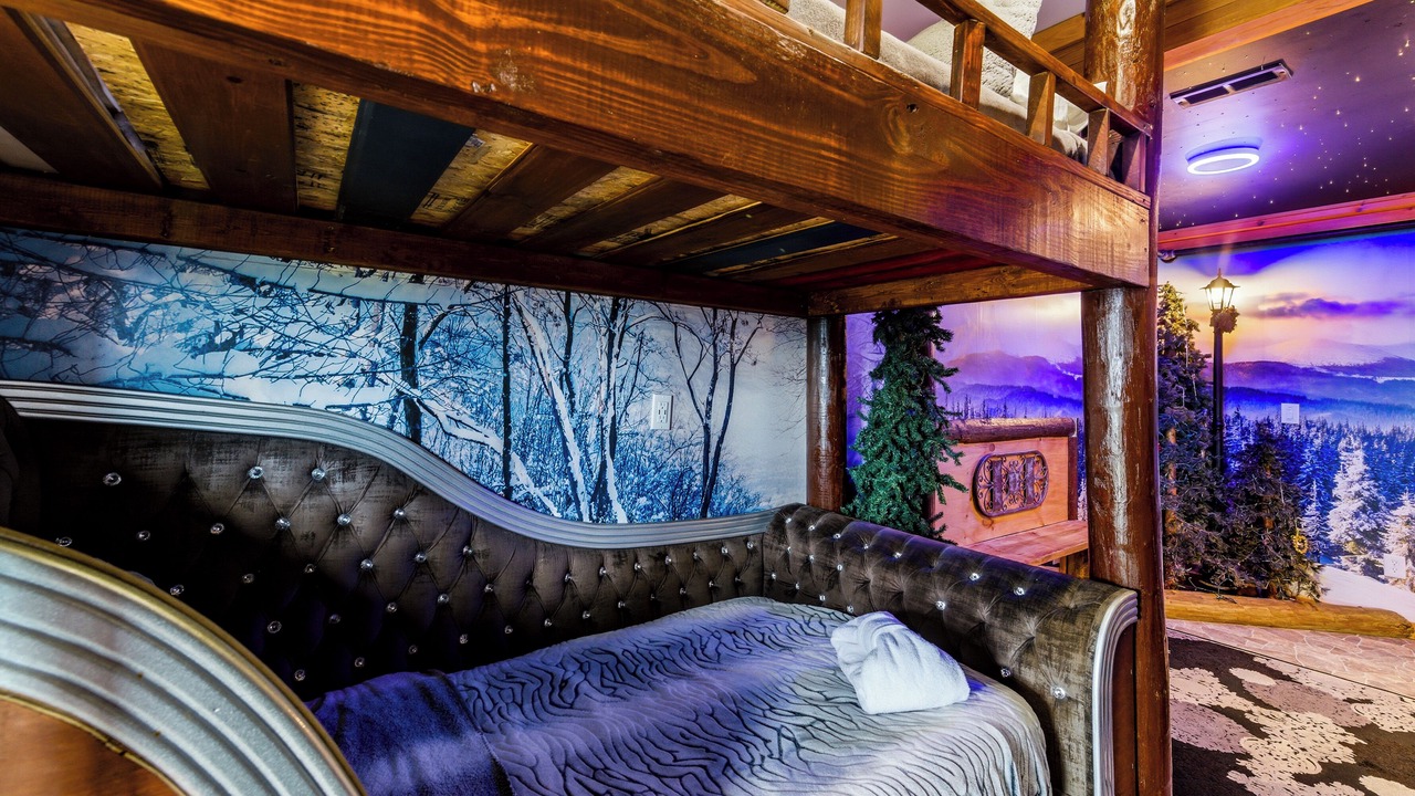 Photo of Bedroom in Wears Valley