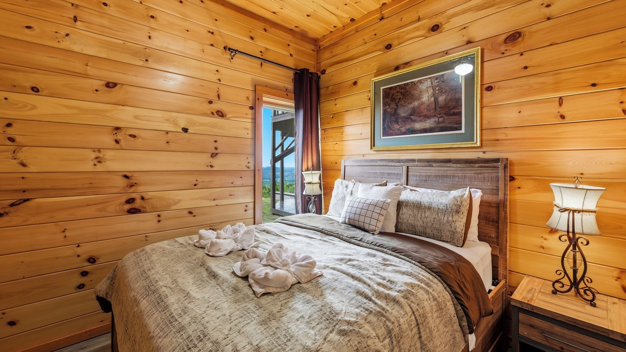 Photo of Bedroom in Wears Valley