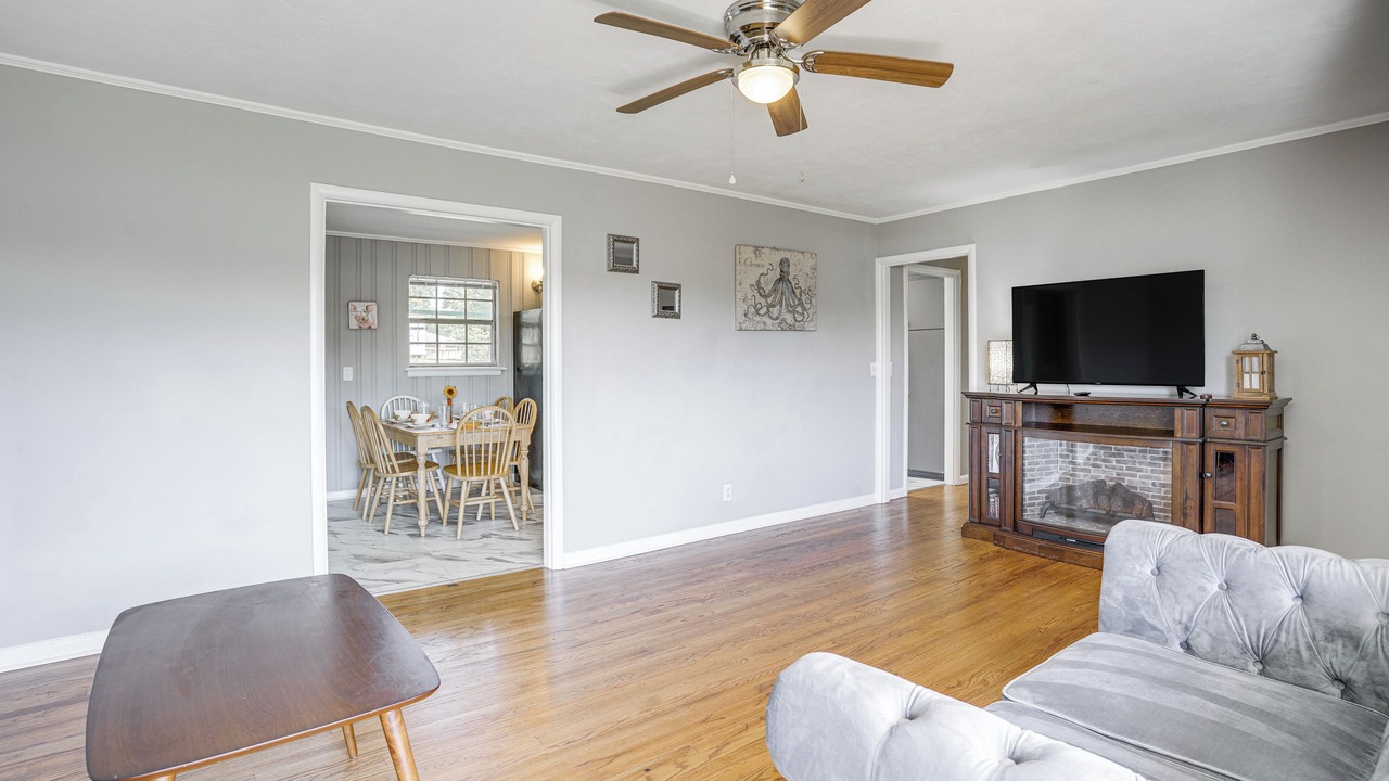 Photo of Livingroom in Rossville