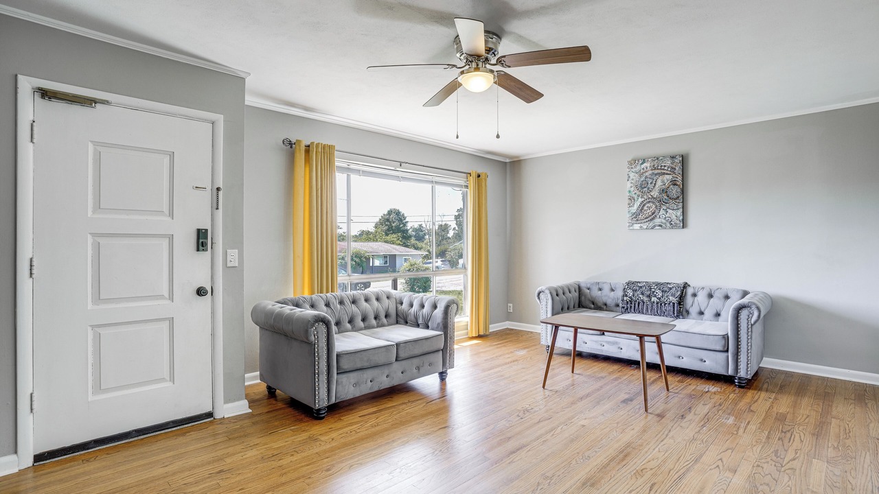 Photo of Livingroom in Rossville
