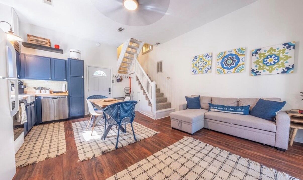 Photo of Livingroom in Falls of Rough