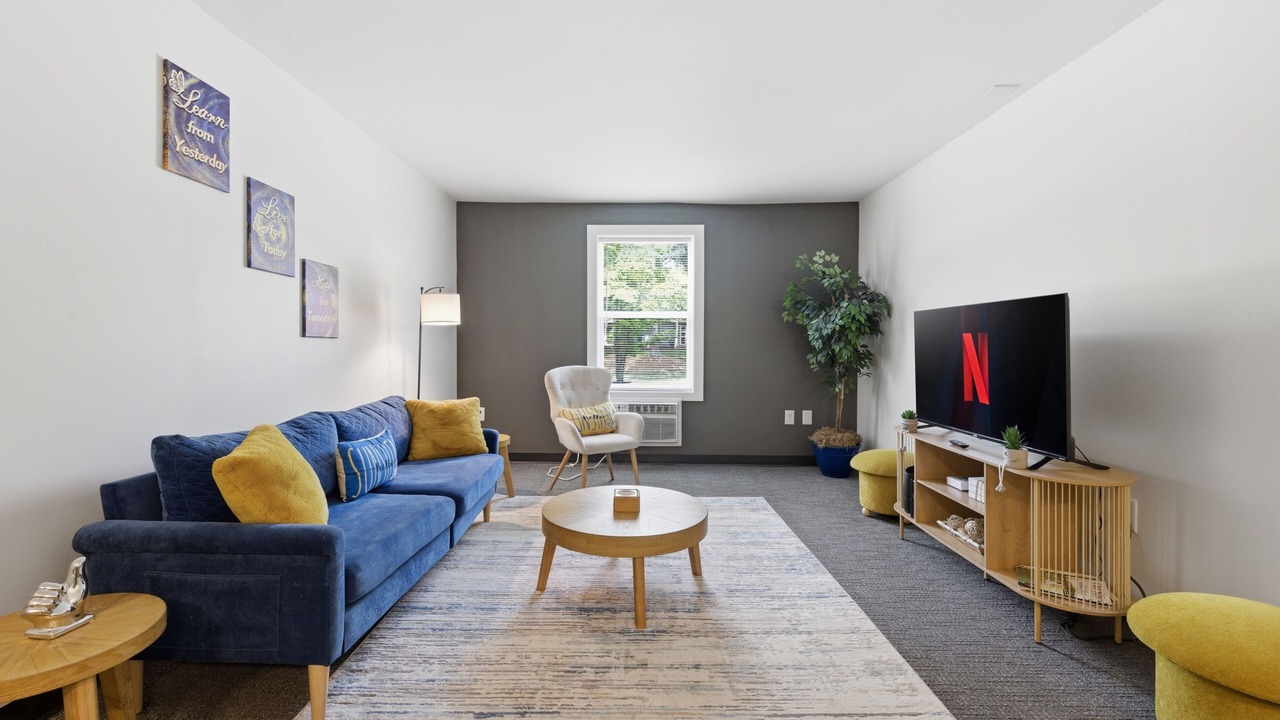 Photo of Livingroom in Northwest Raleigh