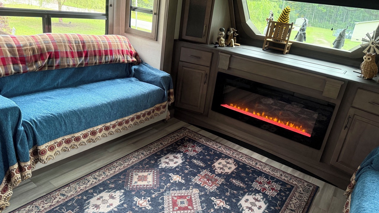Photo of Livingroom in Longs