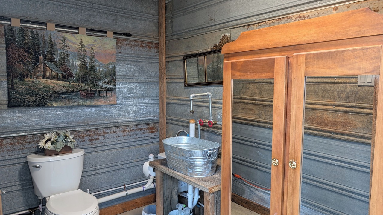 Photo of Bathroom in Athens - Sweetwater