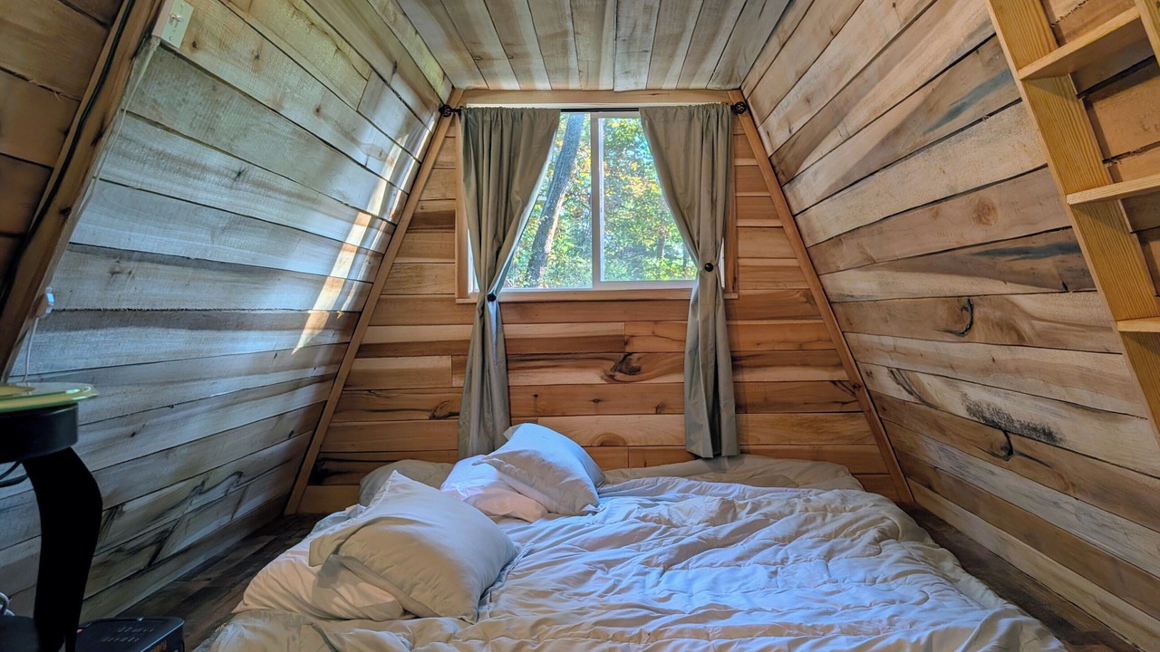 Photo of Bedroom in Athens - Sweetwater