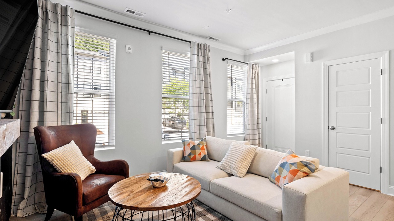 Photo of Livingroom in North Raleigh