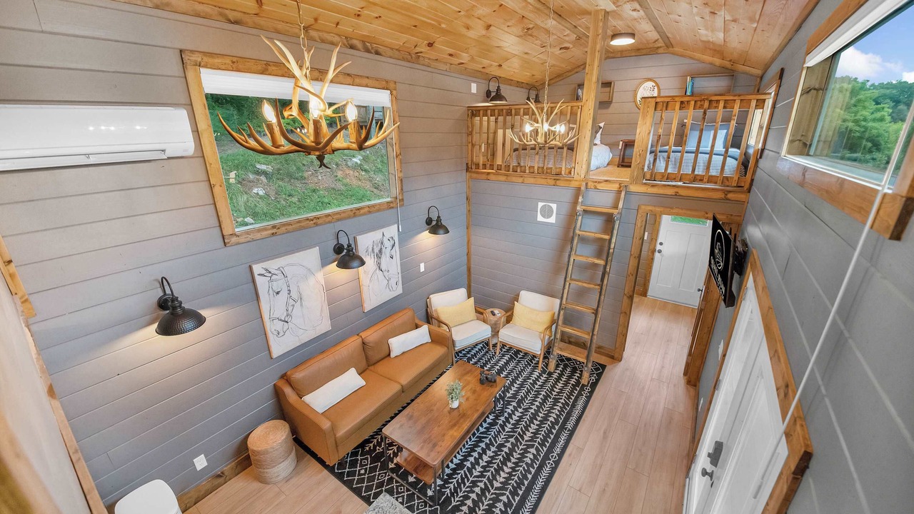 Photo of Livingroom in Lookout Valley Neighborhood Association
