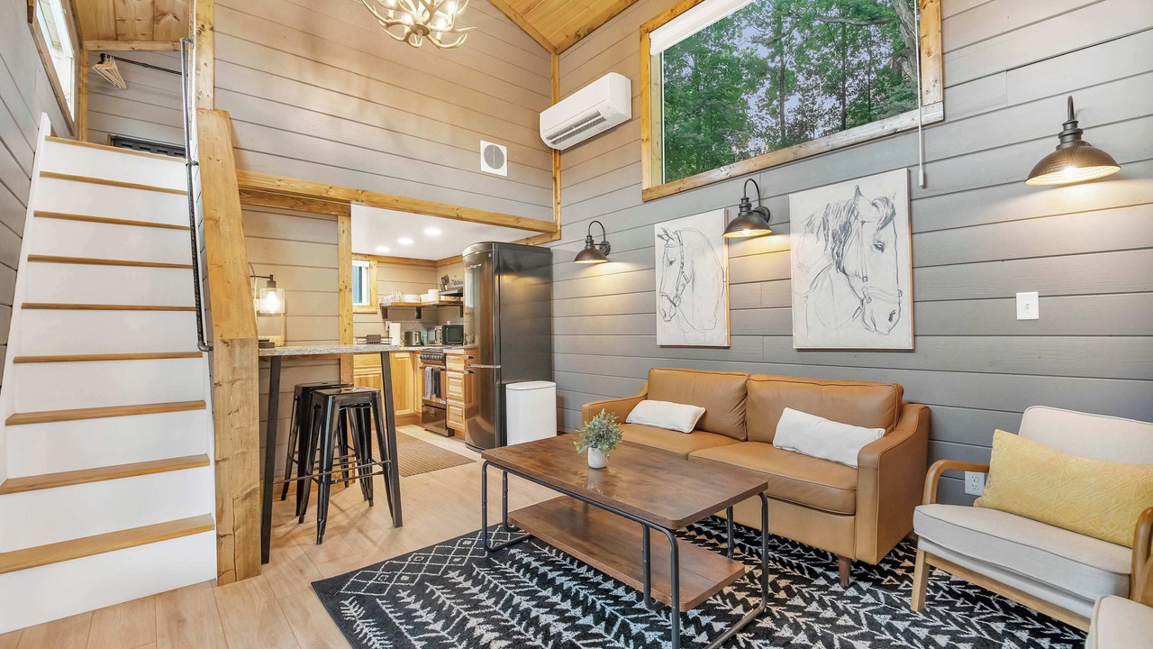 Photo of Livingroom in Lookout Valley Neighborhood Association
