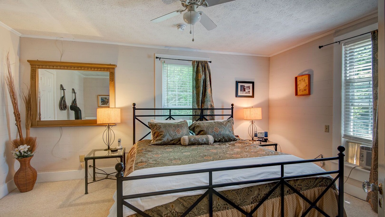 Photo of Bedroom in Todd