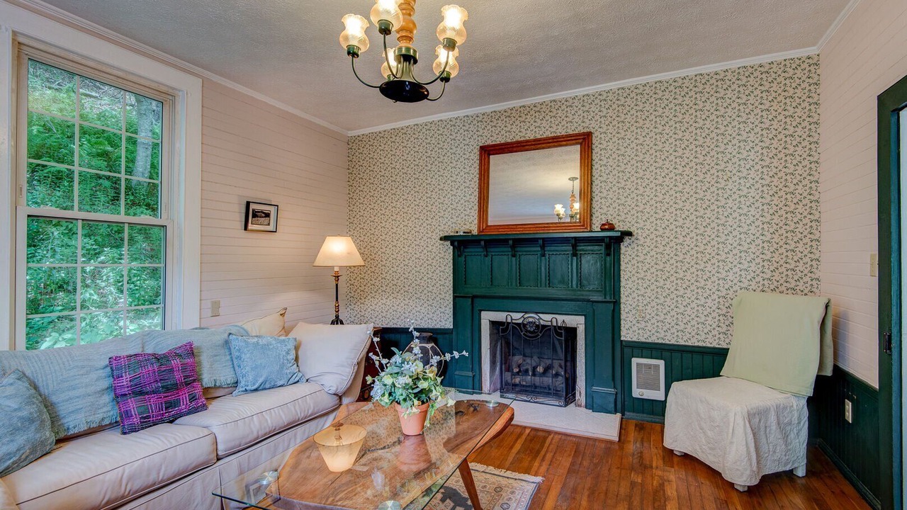 Photo of Livingroom in Todd