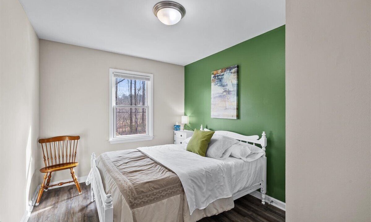 Photo of Bedroom in Roxboro