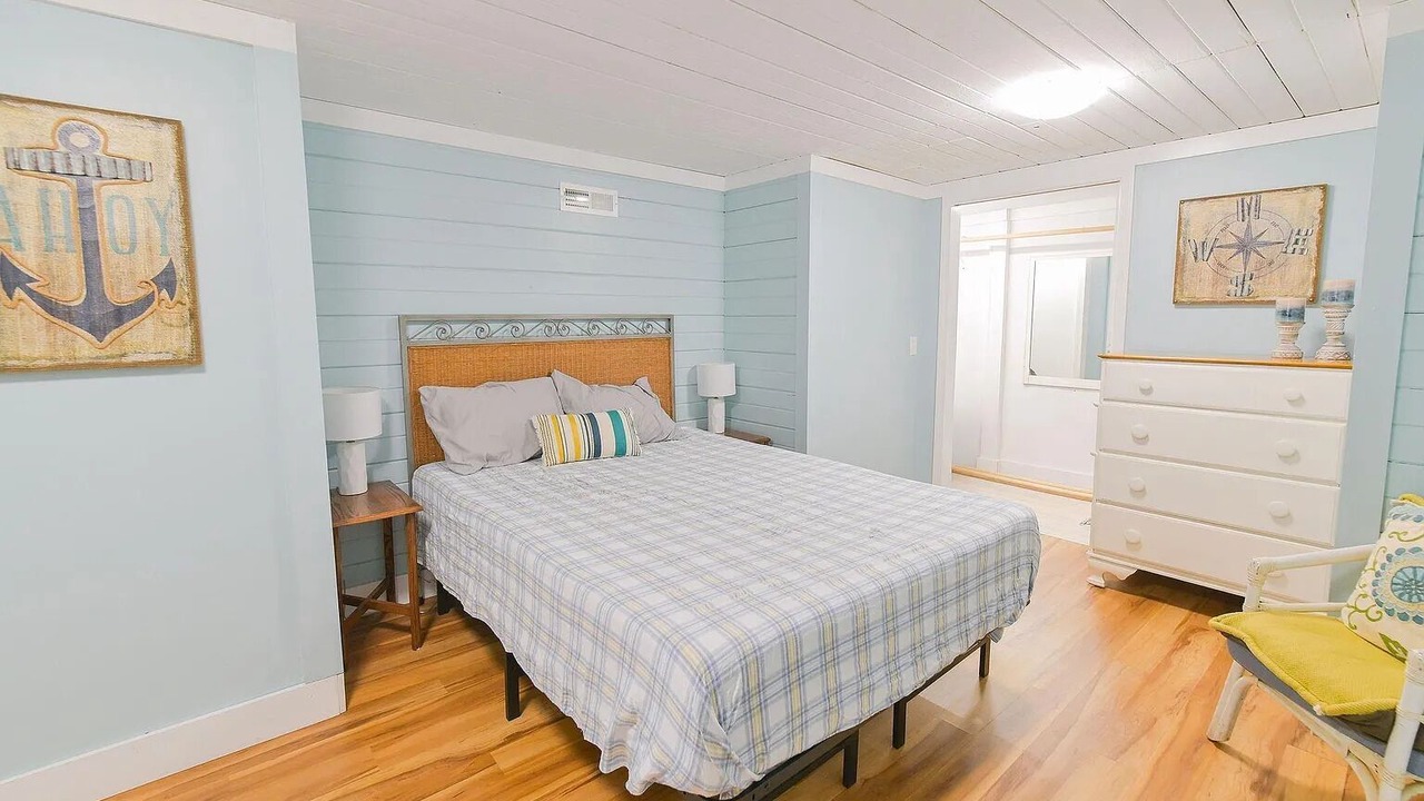 Photo of Bedroom in Benton