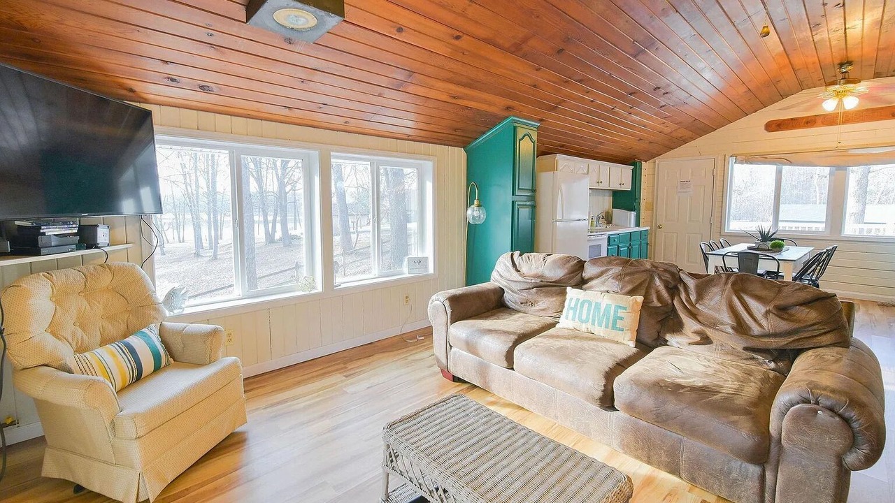 Photo of Livingroom in Benton
