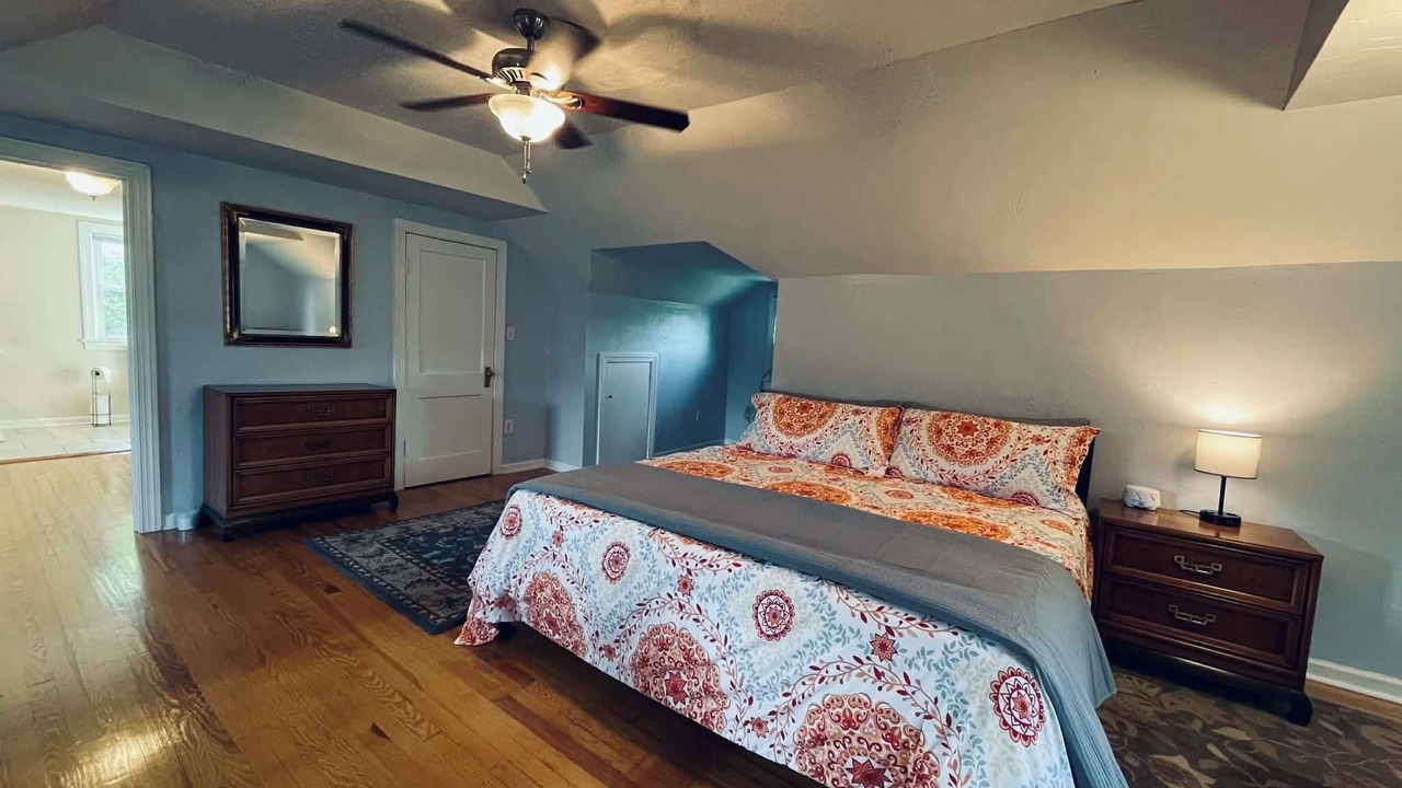 Photo of Bedroom in Cloverdale