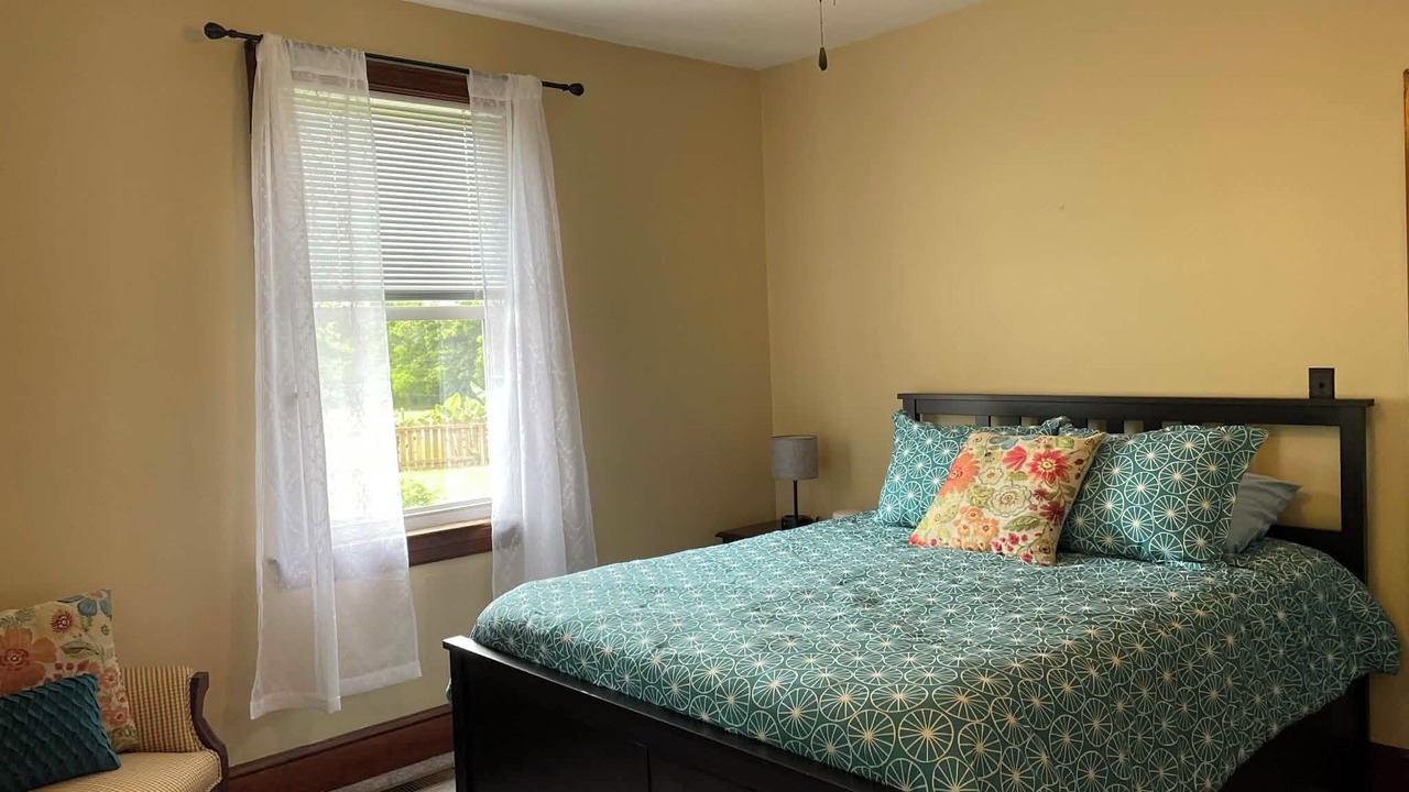 Photo of Bedroom in Cloverdale