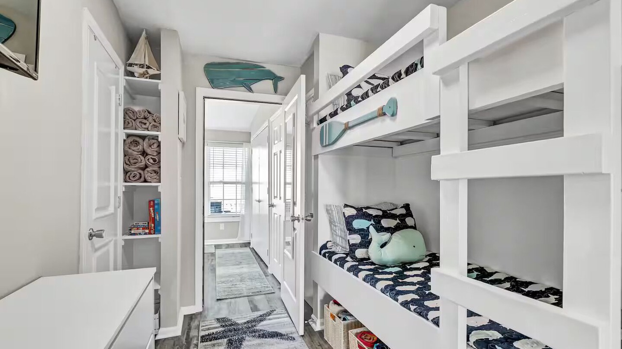 Photo of Bedroom in McCutcheon Field