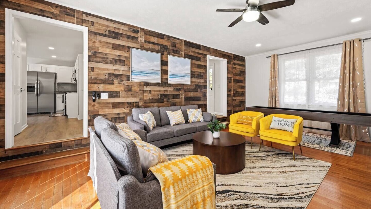 Photo of Livingroom in Royal Pines