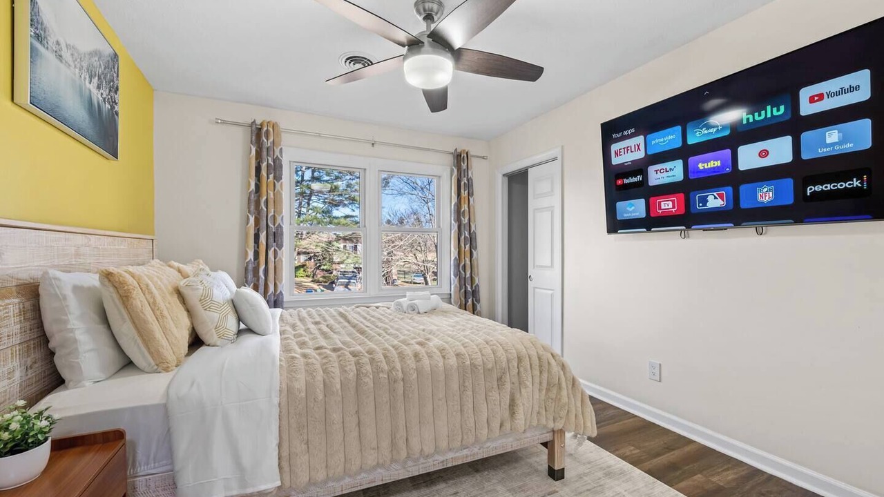 Photo of Bedroom in Royal Pines