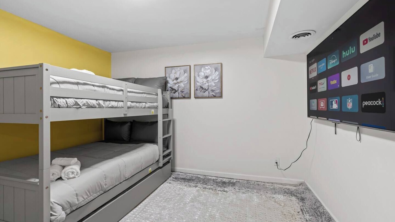 Photo of Bedroom in Royal Pines