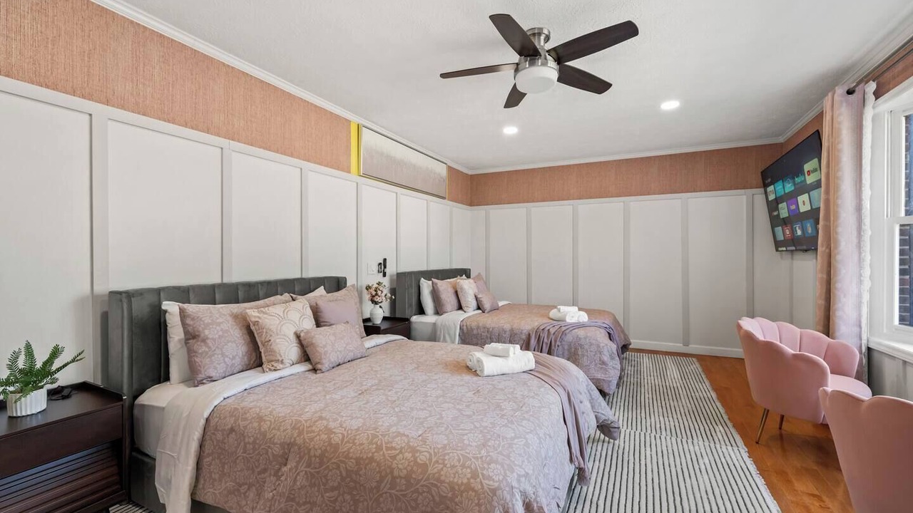 Photo of Bedroom in Royal Pines