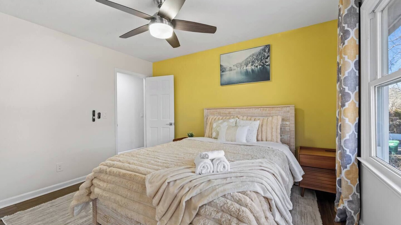 Photo of Bedroom in Royal Pines