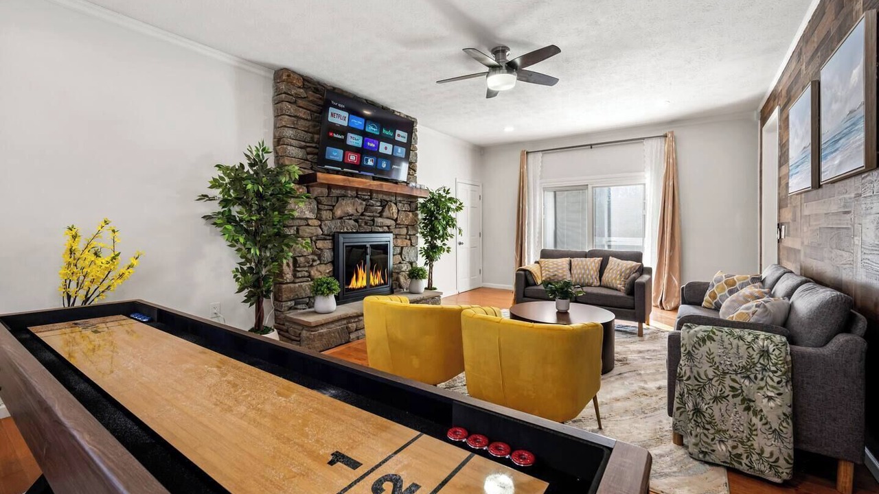 Photo of Bedroom in Royal Pines
