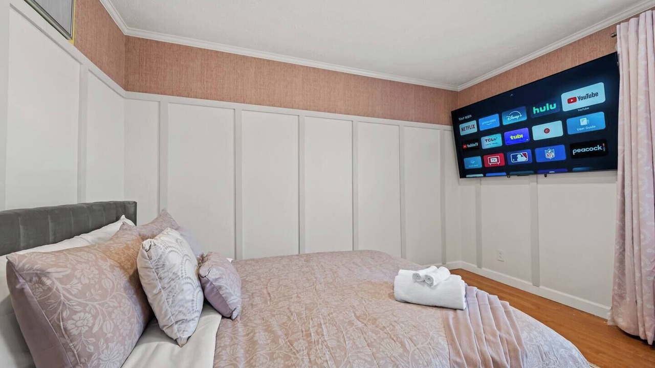 Photo of Bedroom in Royal Pines