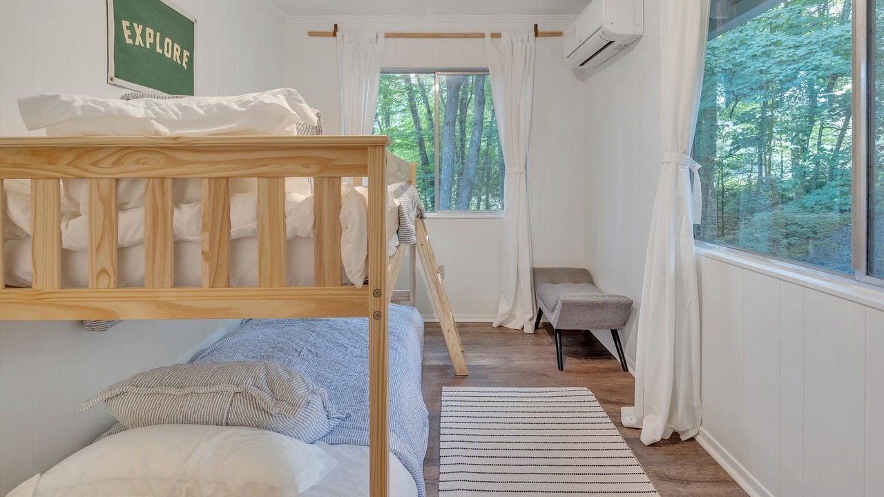 Photo of Bedroom in Walker-In-the-Hills