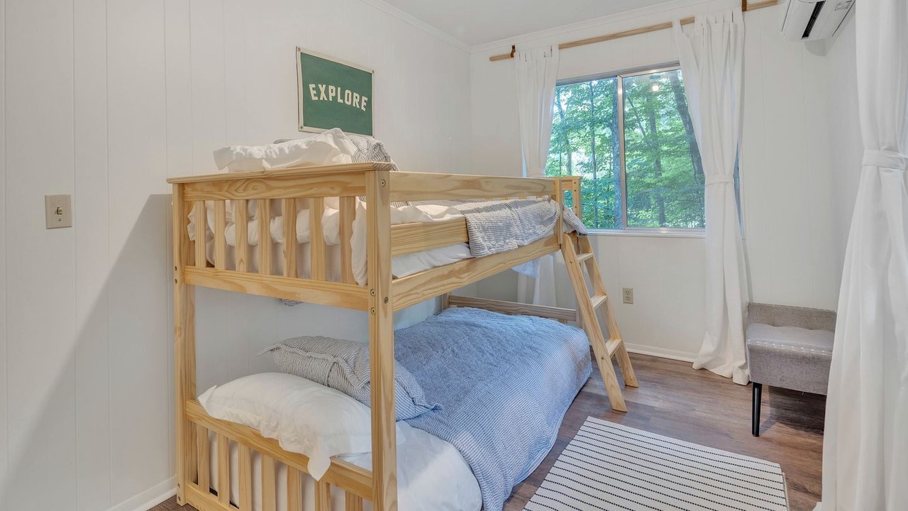 Photo of Bedroom in Walker-In-the-Hills
