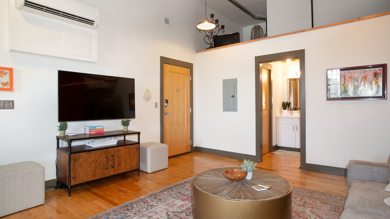 Photo of Livingroom in Downtown Knoxville