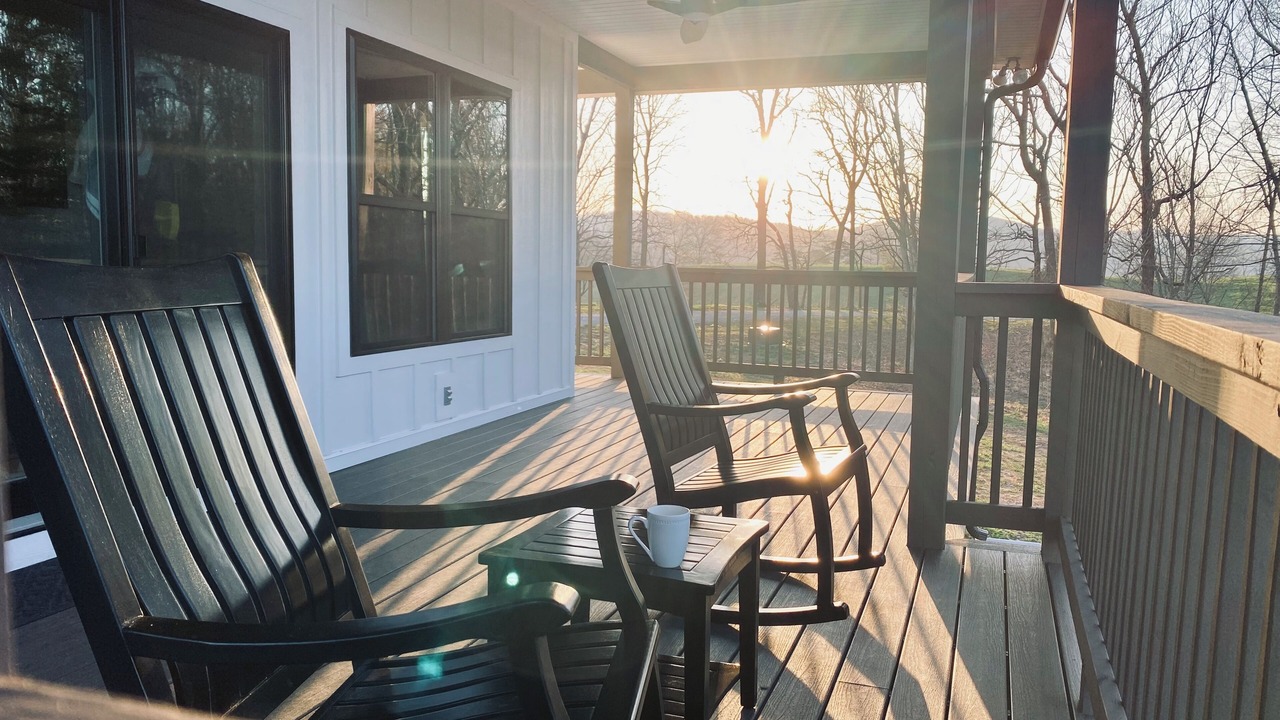 Photo of Patio Balcony in Byrdstown