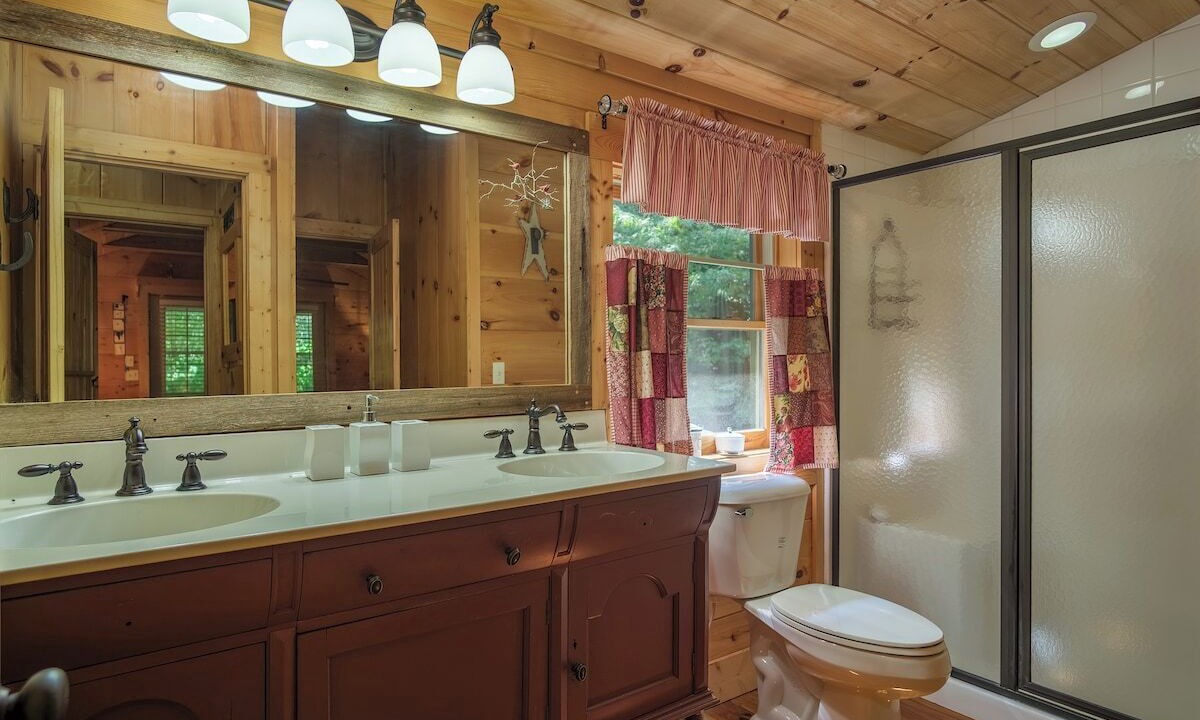Photo of Bathroom in Penrose