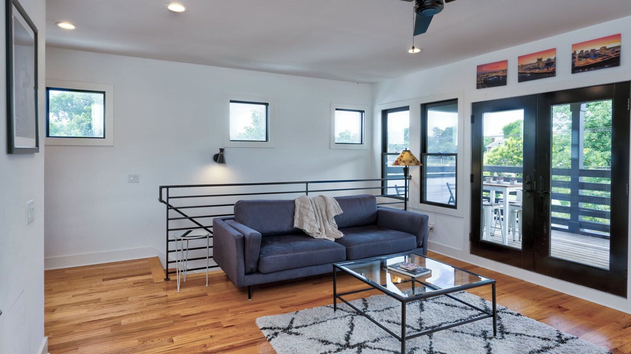 Photo of Livingroom in Chestnut Hill