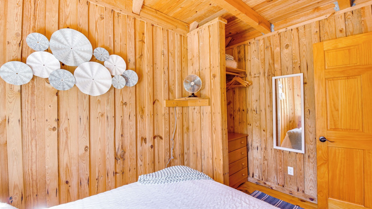 Photo of Bedroom in Six Mile