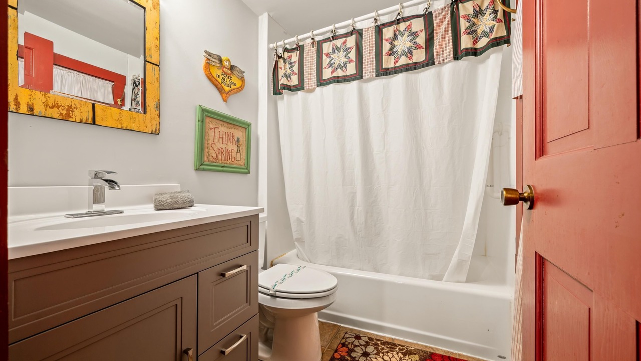 Photo of Bathroom in Gnaw Bone