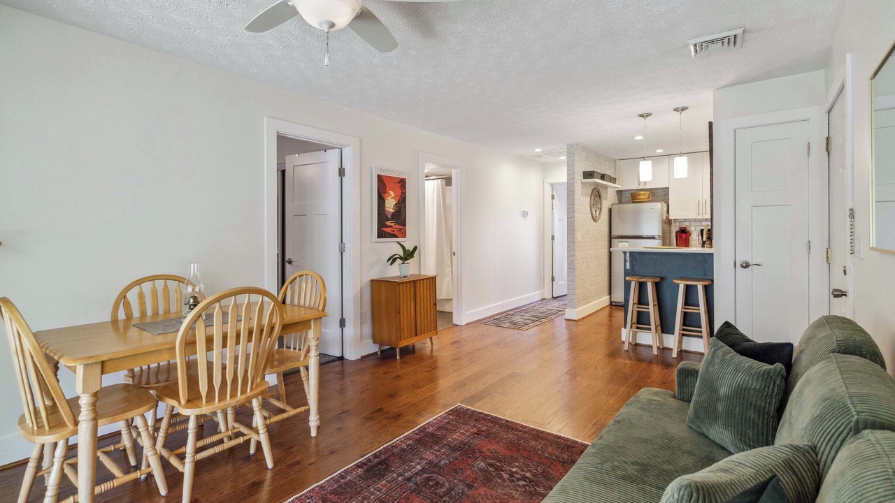 Photo of Livingroom in Bronston