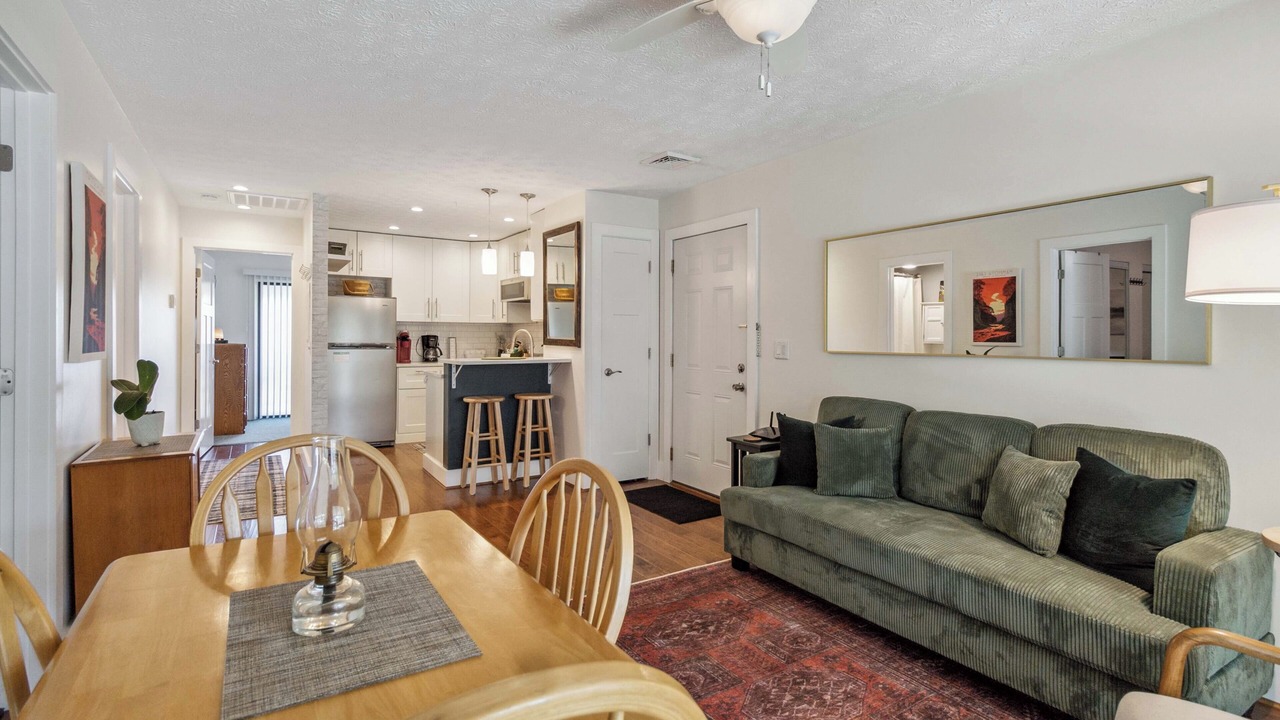 Photo of Livingroom in Bronston