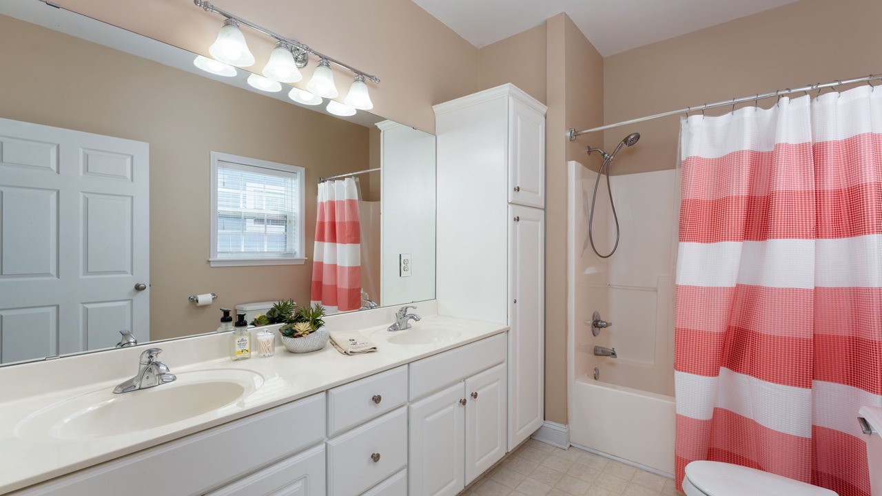 Photo of Bathroom in Tranquil Harbour