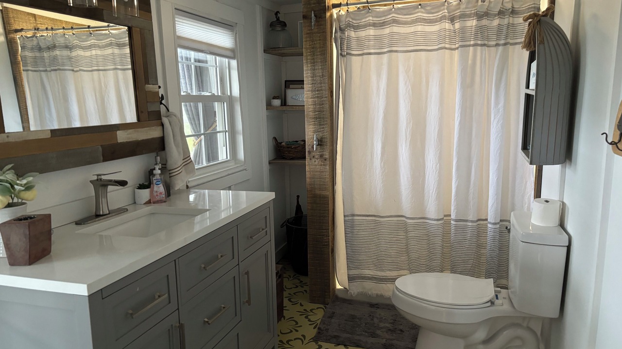 Photo of Bathroom in Harkers Island