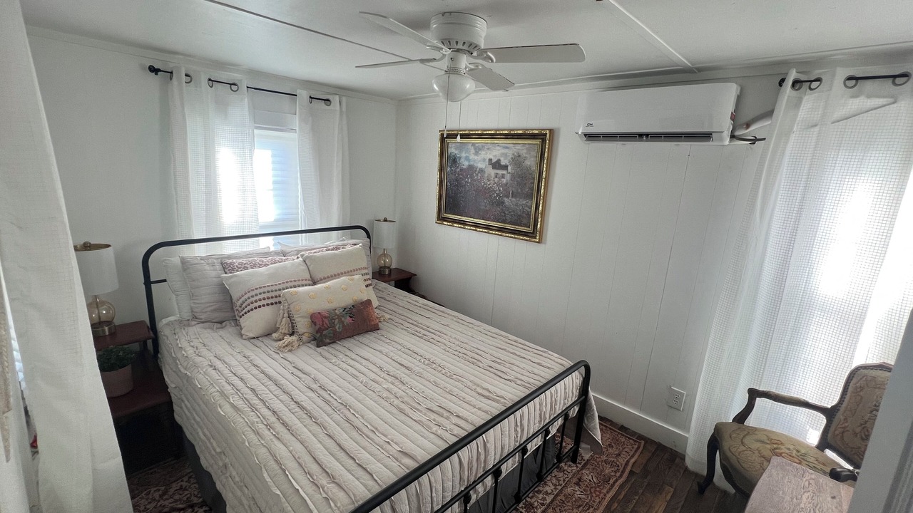 Photo of Bedroom in Harkers Island