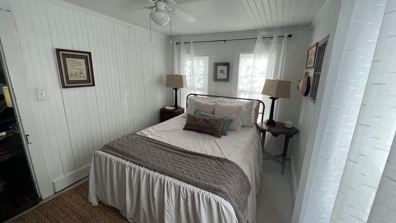 Photo of Bedroom in Harkers Island