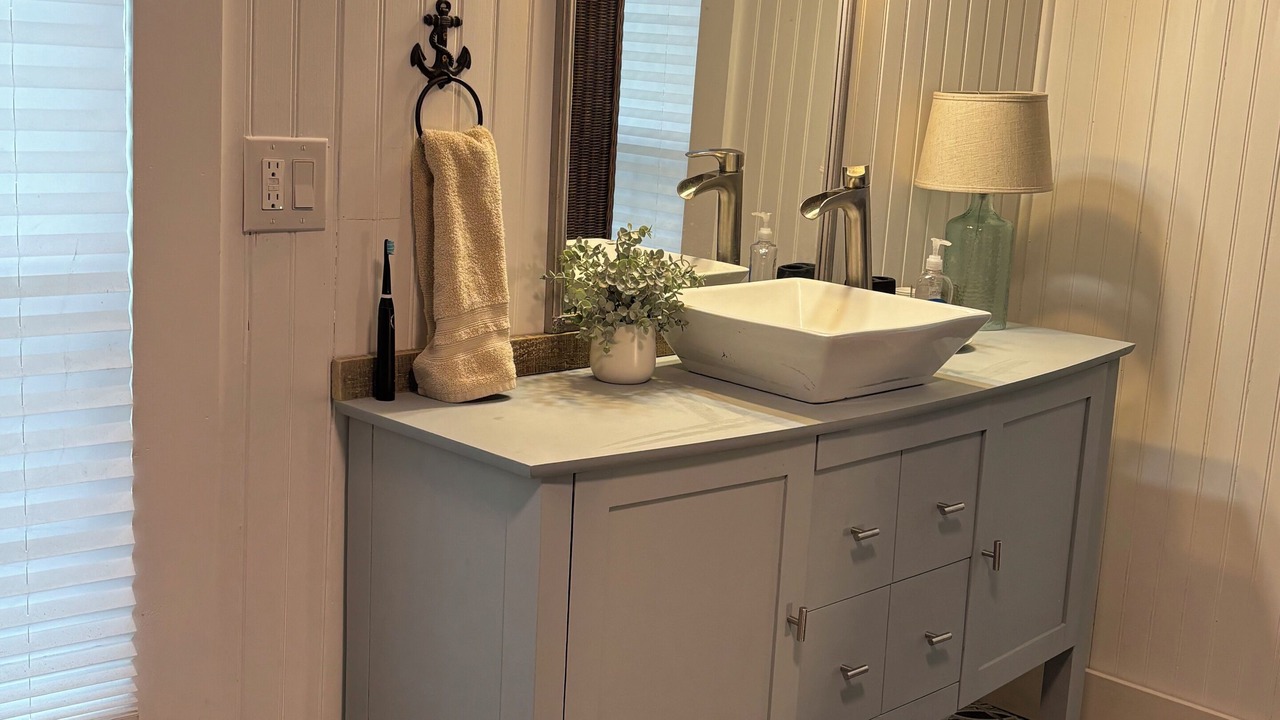 Photo of Bathroom in Harkers Island