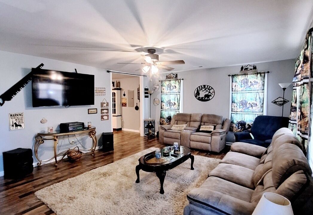 Photo of Livingroom in La Follette