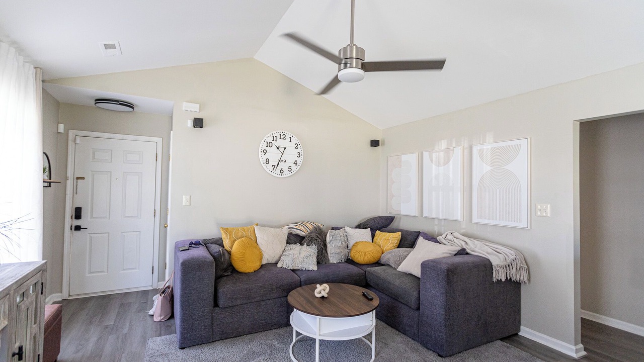 Photo of Livingroom in Oakdale