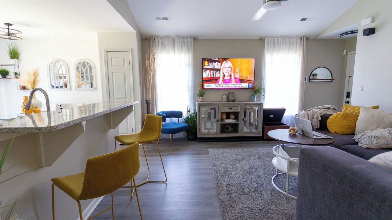 Photo of Livingroom in Oakdale