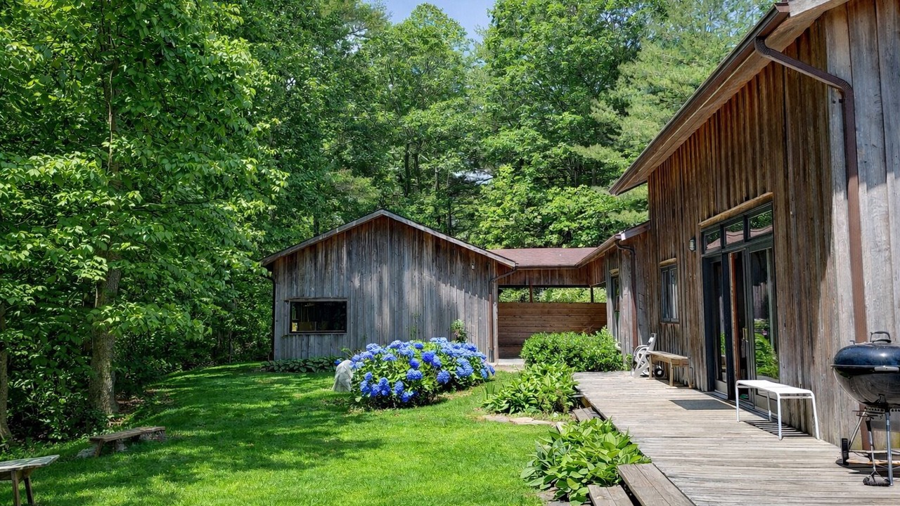 Photo of Outdoor in Bakersville