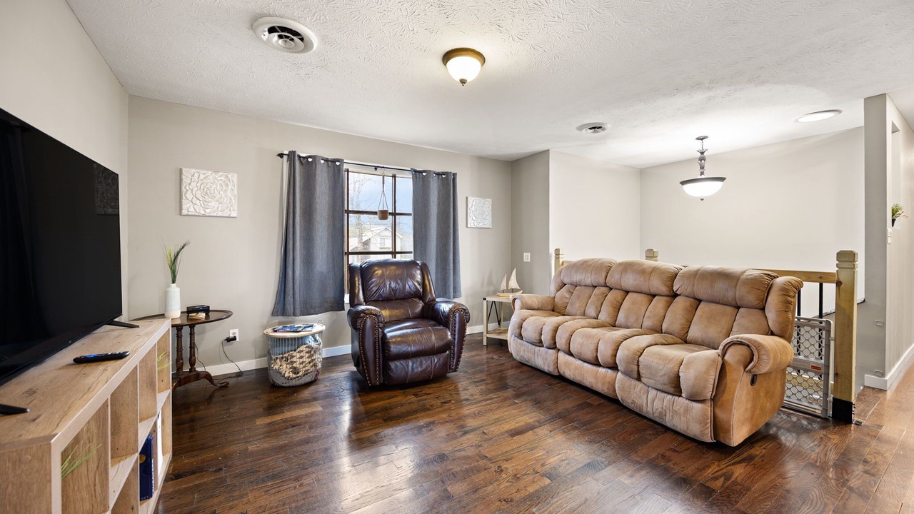 Photo of Livingroom in Bronston