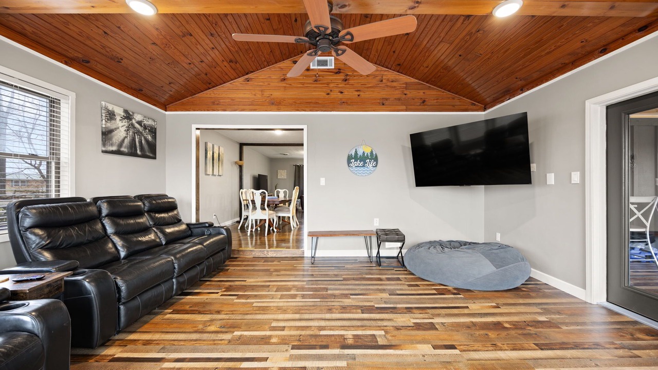 Photo of Livingroom in Bronston